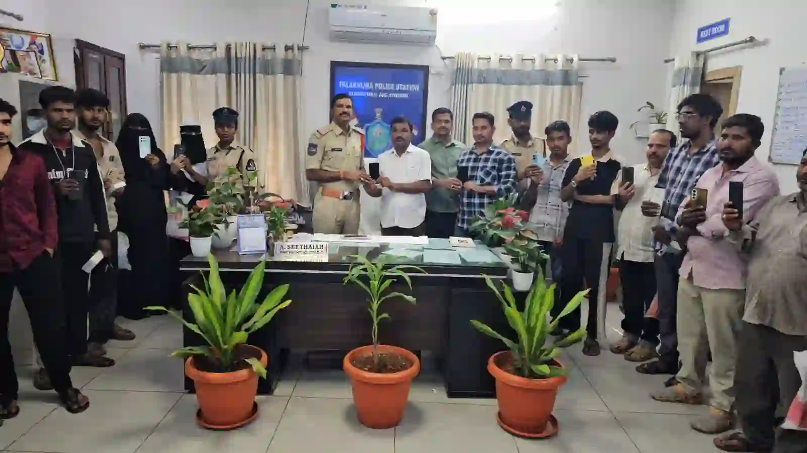 फलकनुमा पुलिस ने चलाया मोबाइल फोन डिटेक्शन अभियान