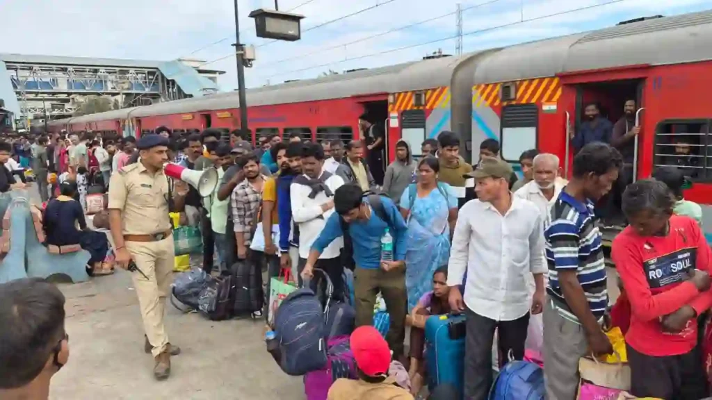Railway : दक्षिण मध्य रेलवे ने संक्रांति के दौरान संभाली रिकॉर्ड भीड़