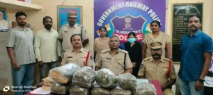 अंतरराज्यीय महिला गांजा तस्कर गिरफ्तार , 16 किलोग्राम गांजा जब्त