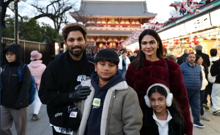 Celebrity temple visit : टोक्यो में अल्लू अर्जुन का फैमिली दर्शन, तस्वीरें वायरल!
