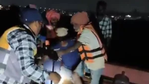 आधी रात झील में फंसे लोग! HYDRA-DRF का साहस?