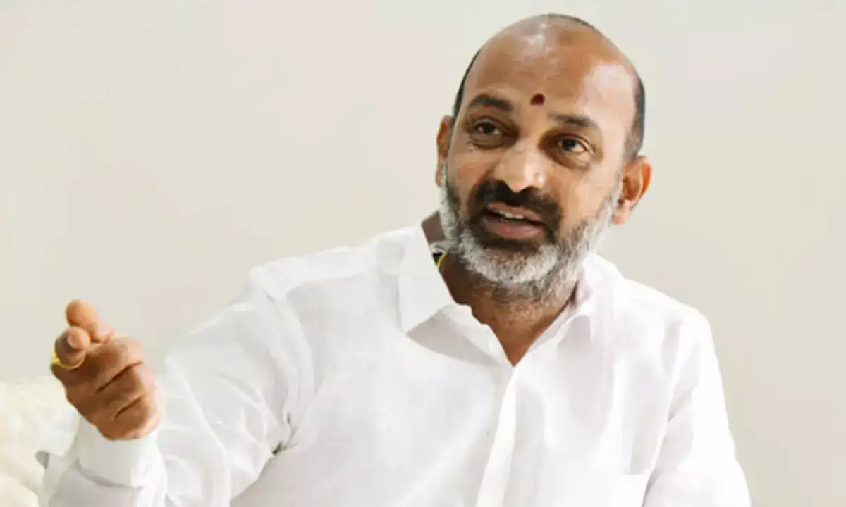 केसीआर परिवार के खिलाफ कार्रवाई करने का साहस कांग्रेस में नहीं – बंडी संजय