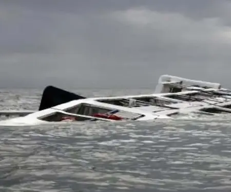 Manila-फिलीपींस में दर्दनाक हादसा, यात्रियों से भरी फेरी डूबने से 13 की मौत, सर्च ऑपरेशन जारी