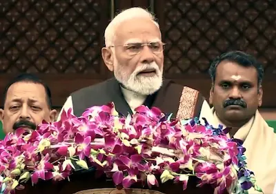 PM modi foreign trips : मोदी विदेश यात्राओं पर ₹762 करोड़, खर्च इतना क्यों?