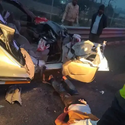 Delhi-Mumbai : दिल्ली-मुंबई एक्सप्रेसवे पर एक भयानक सड़क हादसा