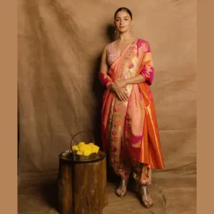 फेस्टिवल परफेक्ट लुक पाने के लिए रंग और स्टाइल टिप्स