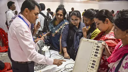 Maharashtra : जिला परिषद और पंचायत चुनाव की वोटिंग तारीख में बदलाव