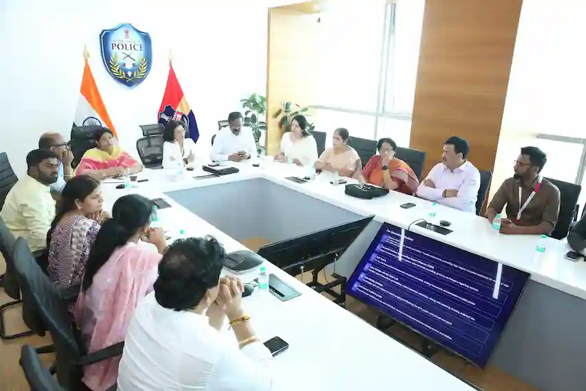 Hyderabad : तेलंगाना महिला सुरक्षा विंग ने परोपकारी संस्थाओं के साथ की अहम बैठक