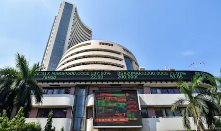 सेंसेक्स 324 अंक गिरकर 83,246 के स्तर पर बंद