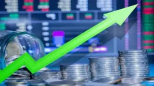 सेंसेक्स 850 अंकों की छलांग के साथ 82,750 के स्तर पर