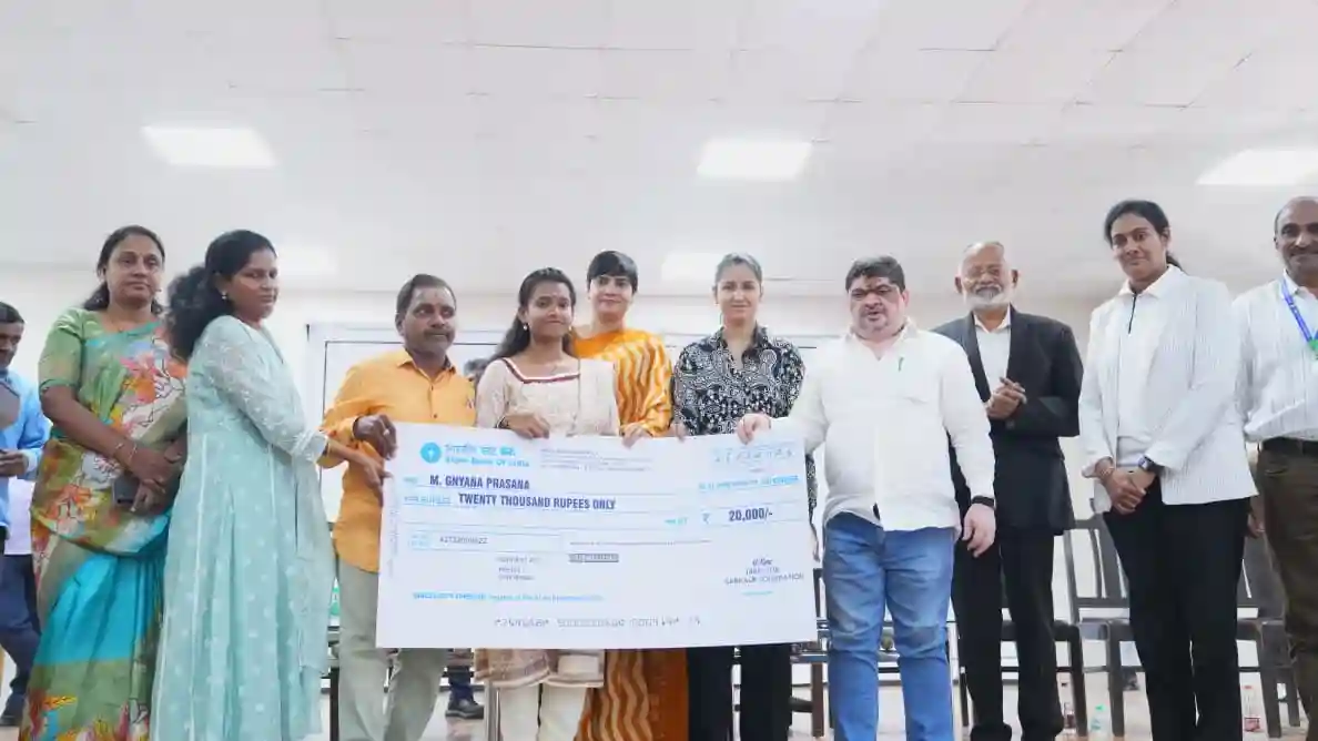 भय और संकोच को दूर रखकर आत्मविश्वास के साथ आगे बढ़ें – पोन्नम