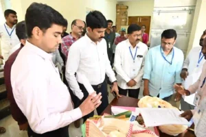 पर्यवेक्षक