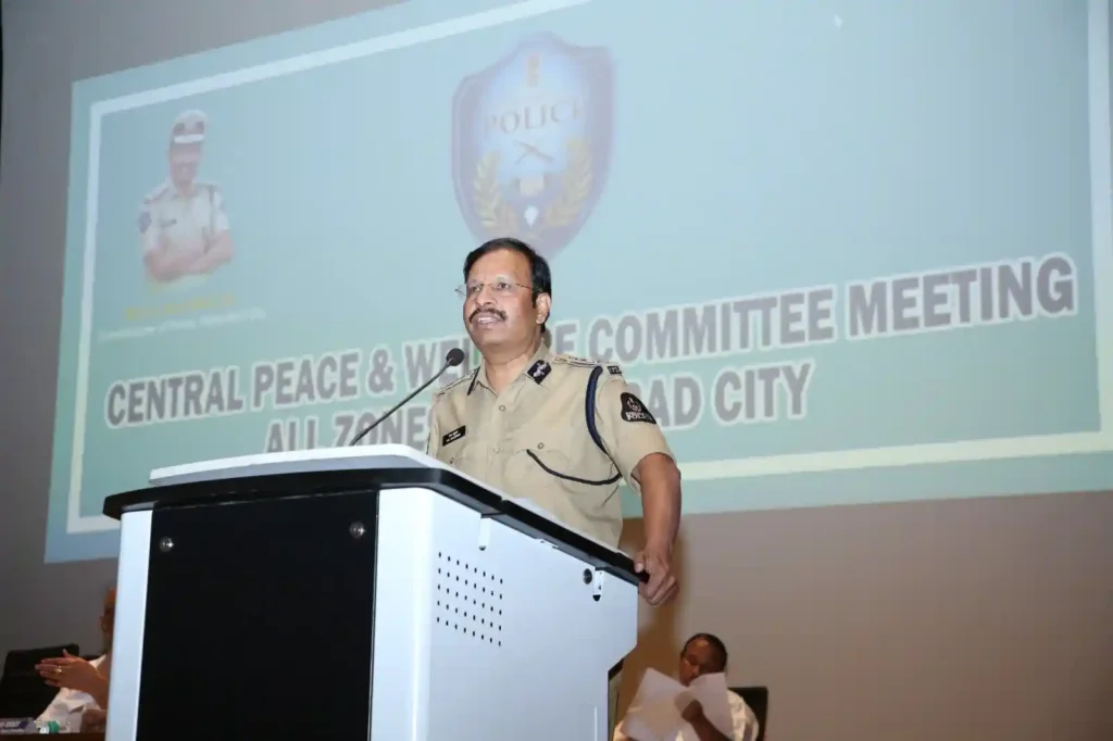 Hyderabad : शांति एवं सद्भाव बनाए रखने में शांति समितियों की महत्वपूर्ण भूमिका – सज्जनार