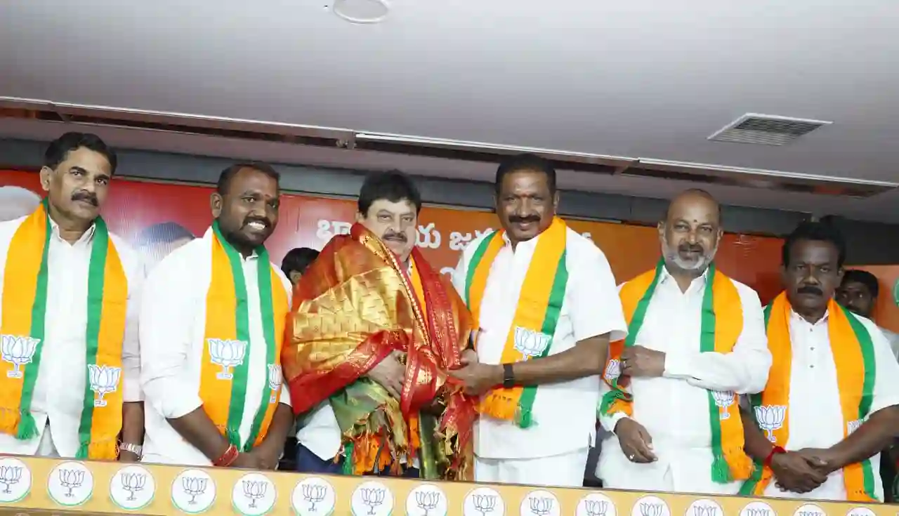 करीमनगर में निर्दलीय पार्षद बीजेपी में शामिल