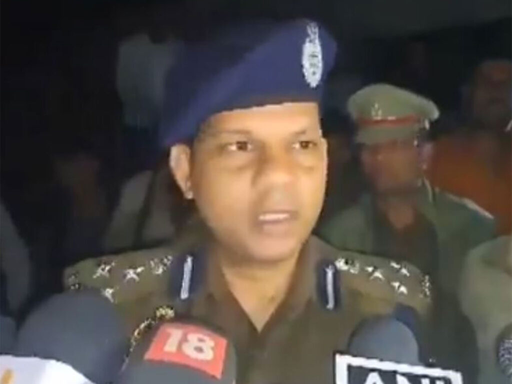 UP family death : यूपी में सनसनी एक परिवार की मौत के पीछे चौंकाने वाला राज