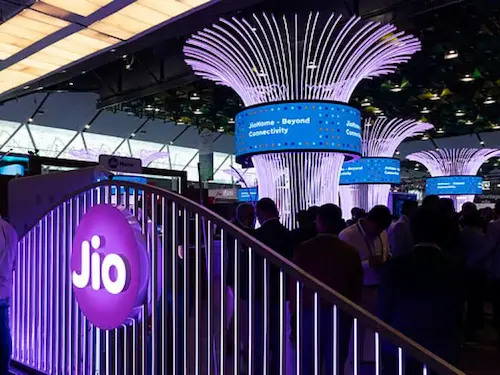 Reliance: रिलायंस की बड़ी डील