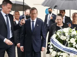 ISRAEL- इजराइली राष्ट्रपति इसाक हर्ज़ोग की सिडनी यात्रा के खिलाफ उतरे प्रदर्शनकारी