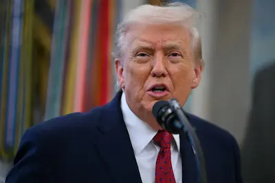 USA- डोनाल्ड ट्रंप का बड़ा आदेश, अब अवैध प्रवासी नहीं चला सकेंगे कमर्शियल वाहन