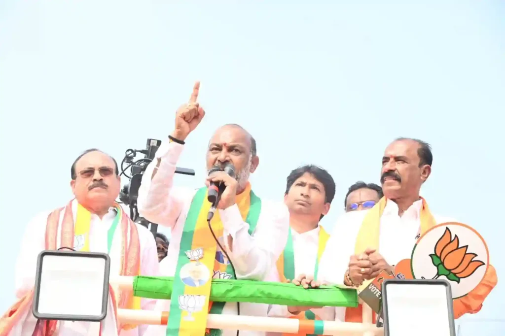 Politics : गंभीर वित्तीय संकट से जूझ रही है राज्य सरकार – बंडी संजय