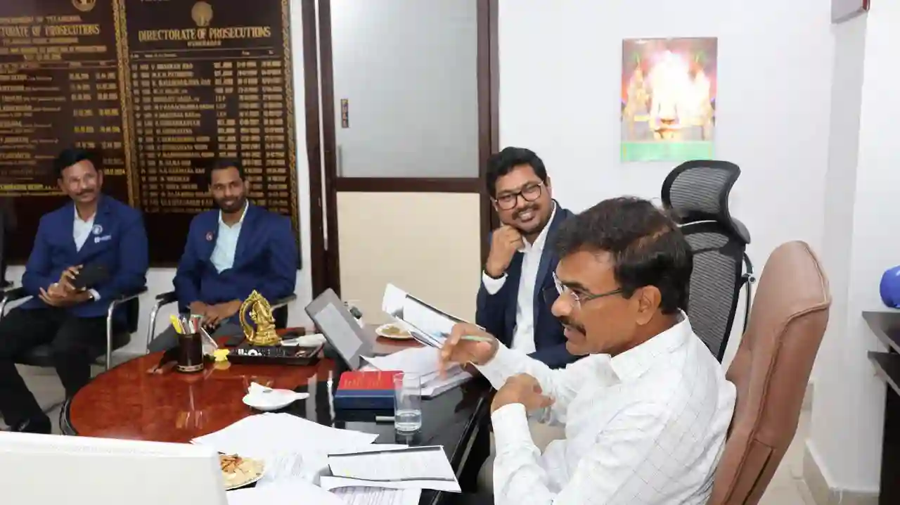 पेपरलेस शासन के लिए सरकार प्रतिबद्ध – सी.वी. आनंद