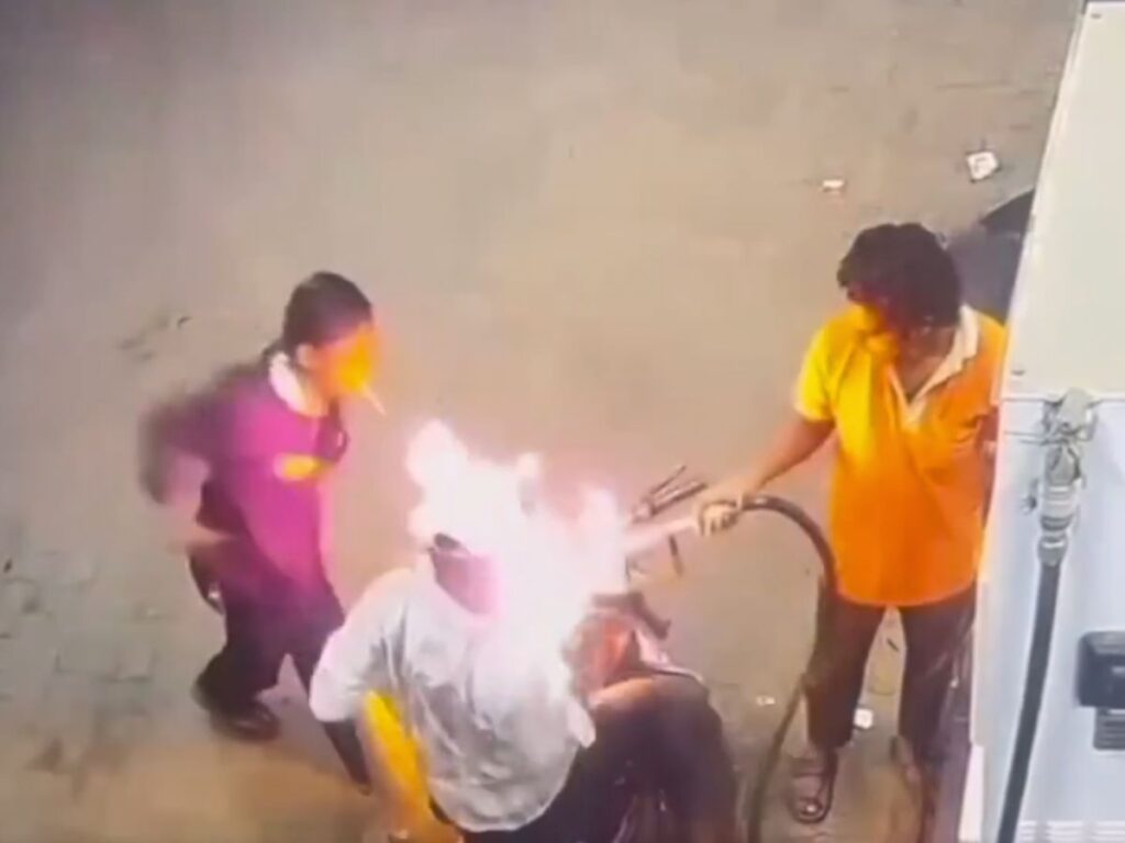Petrol pump fire : सिगरेट विवाद में पेट्रोल पंप पर लाइटर फेंका, लगी आग
