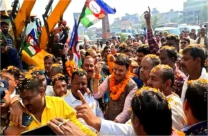 Bihar- तेजस्वी के अध्यक्ष बनते ही RJD में टूट, दिग्गज नेता ने हजार समर्थकों संग छोड़ी पार्टी