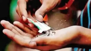 दफ्तर के अंदर पान और गुटखा खाने पर सख्त प्रतिबंध