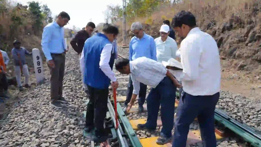 SCR : महाप्रबंधक ने आदिलाबाद–मुदखेड–पूर्णा खंड का किया निरीक्षण