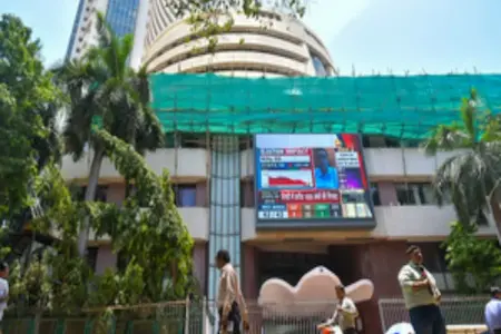 Sensex : शेयर बाजार में तेजी का रुख, सेंसेक्स 83,800 के पार