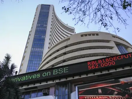 Sensex : सेंसेक्स 316 अंक चढ़कर 82,814 पर बंद