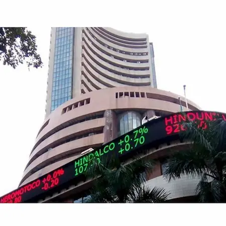 Sensex : सेंसेक्स 1069 अंक गिरकर 82,226 पर बंद
