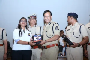 साइबर अपराध को रोकने में जन भागीदारी बेहद महत्वपूर्ण – वी.सी. सज्जनार