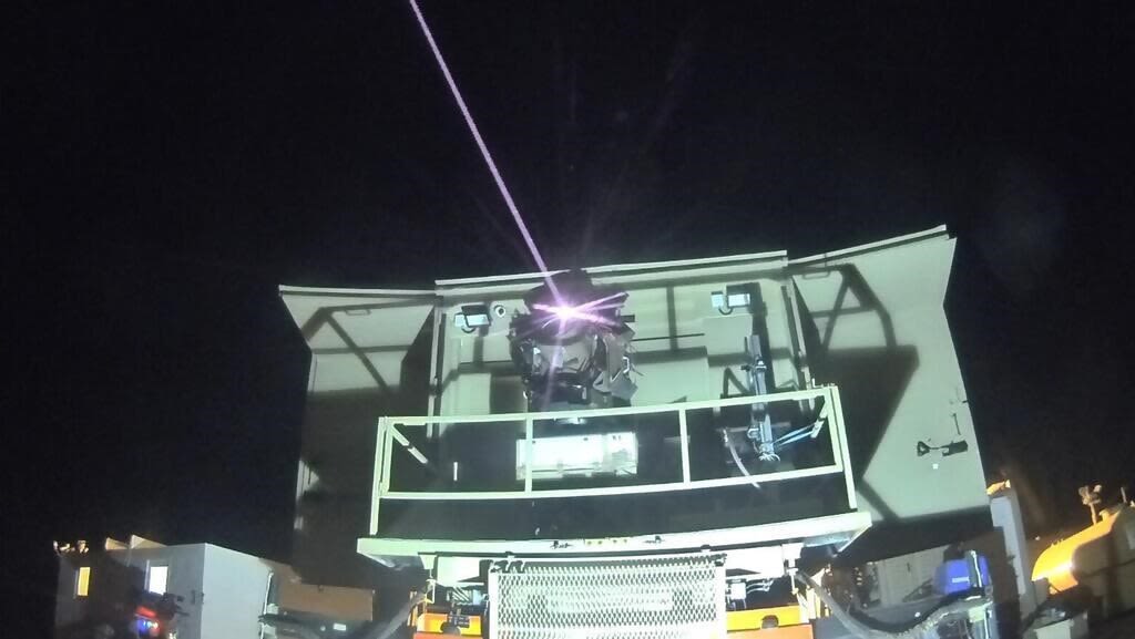 Iron Beam laser : युद्ध में लेजर कमाल, आयरन बीम से रॉकेट गिराए इजराइल