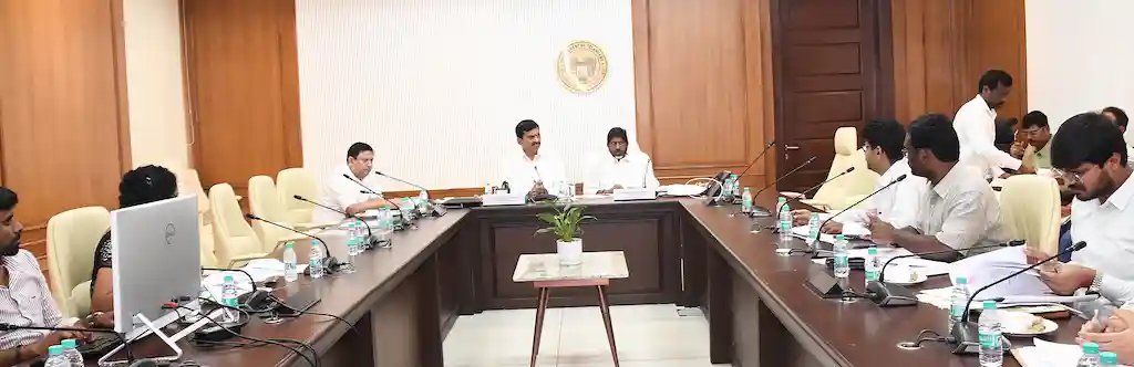 Meeting : गुणवत्तापूर्ण स्वास्थ्य सेवा देना सर्वोच्च प्राथमिकता – विवेक