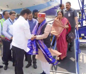 नए राज्यपाल शिव प्रताप शुक्ल हैदराबाद पहुँचे, सीएम ने किया स्वागत