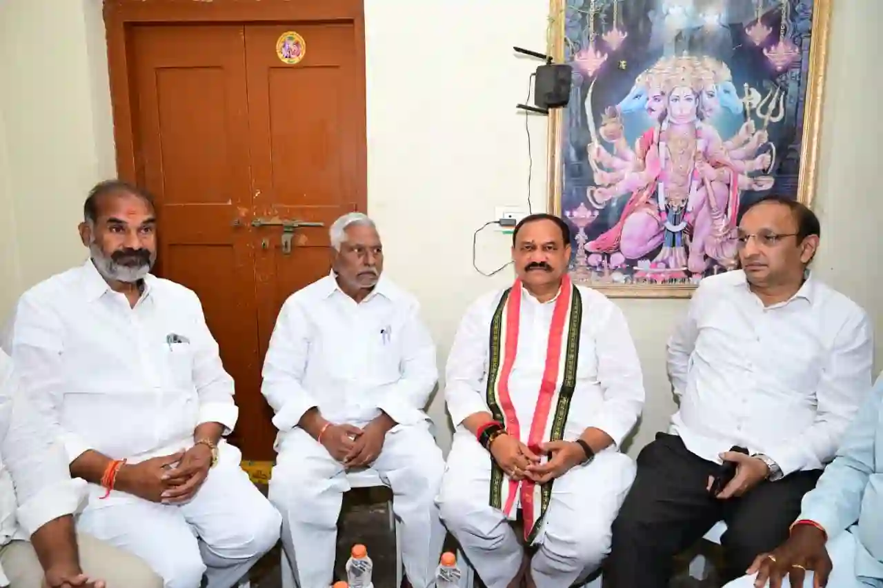 टीपीसीसी प्रमुख की अंतिम कोशिश विफल, जीवन रेड्डी कांग्रेस छोड़ने का संकेत