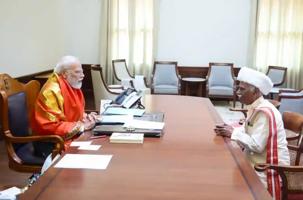 Delhi : पूर्व राज्यपाल दत्तात्रेय ने दिल्ली में प्रधानमंत्री मोदी से भेंट की