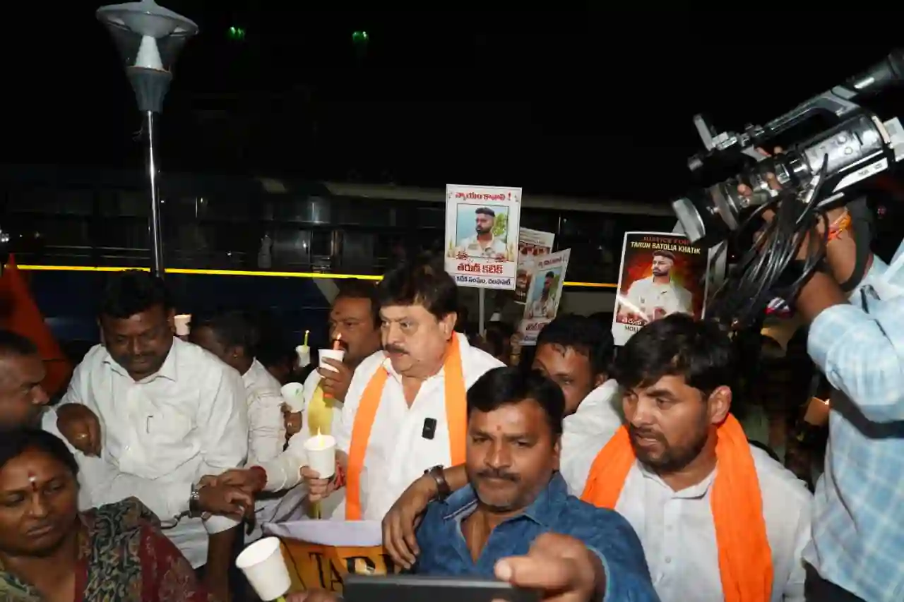 भाजपा ने निर्मम हत्या के विरोध में कैंडल मार्च निकाला