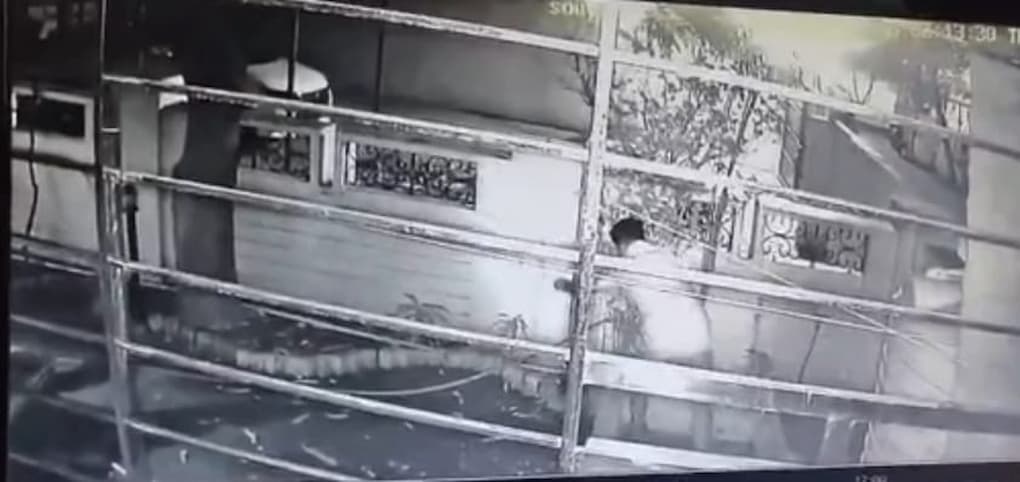 Karnataka theft news : आधी रात घरों में घुसकर कपड़े चोरी