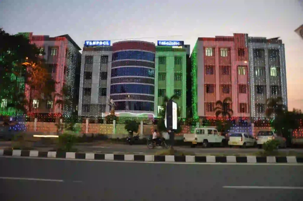 Hyderabad : टीजीएनपीडीसीएल ने दर्ज की रिकॉर्ड बिजली मांग, गर्मी बढ़ने से खपत में उछाल