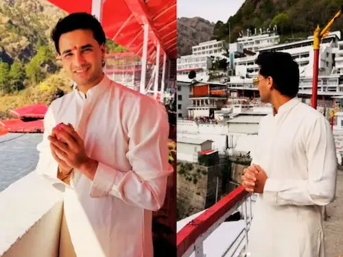 Abhishek Sharma: वर्ल्ड चैंपियन अभिषेक शर्मा पहुंचे माता के दरबार