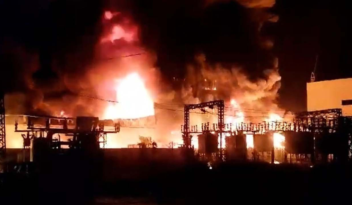 Rajasthan- अलवर में भीषण अग्निकांड, एसी फैक्ट्री में लगी आग से करोड़ों का नुकसान