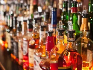 शराब से दूरी बना रही है नई पीढ़ी