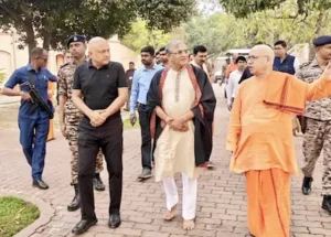 WB- बेलूर मठ पहुंचे मुख्य चुनाव आयुक्त, बोले– शांतिपूर्ण होगा चुनाव