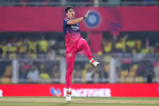 IPL- CSK vs RR: चेन्नई सुपर किंग्स के तीन विकेट गिरे, सैमसन, गायकवाड और म्हात्रे आउट