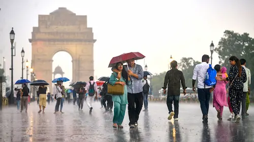 Weather- बारिश से दिल्ली-एनसीआर में सुहाना मौसम, दिनभर छाए रहेंगे बादल