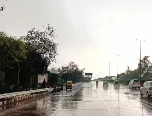 Weather- दिल्ली-एनसीआर में बूंदाबांदी से बदला मौसम, गर्मी से मिली राहत