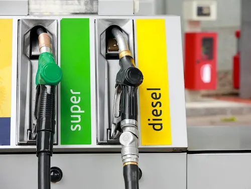 National- सरकार का बड़ा फैसला- पेट्रोल पर ₹ 3, डीजल पर ₹10 एक्साइज ड्यूटी कम