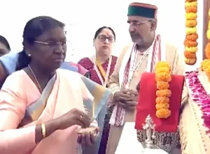 UP- अयोध्या पहुंचीं द्रौपदी मुर्मू, श्रीराम यंत्र स्थापित कर किया पूजन