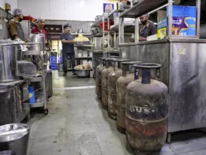 गैस संकट के बीच राहत